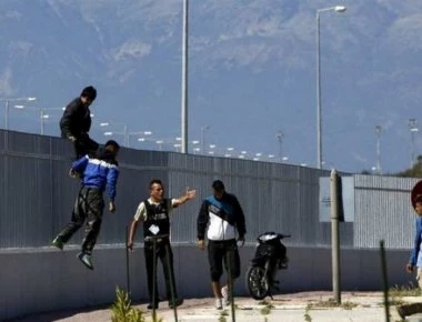 Πάτρα: Ασφυκτιά από μετανάστες το λιμάνι - Μηνύσεις από Εκπολιτιστικούς Συλλόγους